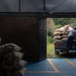 Nachhaltig Arbeits- und Lagerflächen vor Witterungseinflüssen schützen